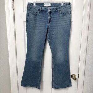 Hollister Low Rise Bootcut Jeans Women’s Size 16R Blue Medium Wash Denim NWT